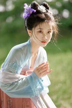 Thịnh Kỷ Tiêu Cơ.